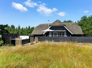 Lyst og indbydende spahus på lukket vej i Blåvand