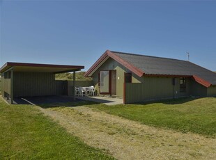 Sommerhus på lukket vej 200 meter fra Vesterhavet