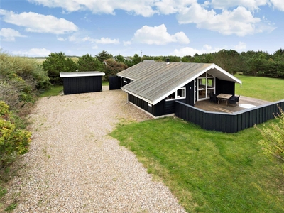 Dejligt sommerhus tæt på natur og fjord !