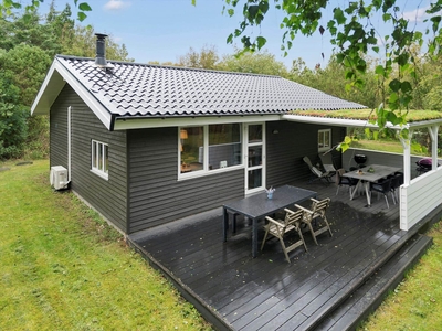 Pænt og velholdt sommerhus tæt på stranden og Limfjorden