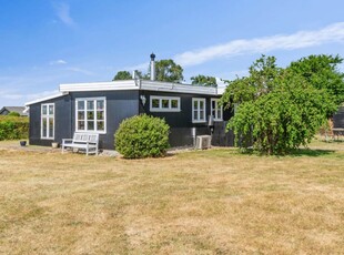 Hyggeligt sommerhus ved Drøsselbjerg strand med udsigt til vandet