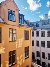 Dele-venlig herskabslejlighed i København K til leje