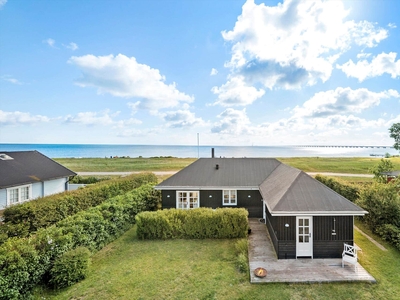 En sommerhus-perle i Nyborg med panoramaudsigt til Storebælt