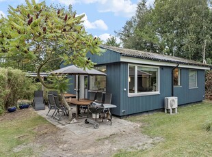 Charmerende nyrenoveret sommerhus indrettet i hyggelig og moderne stil