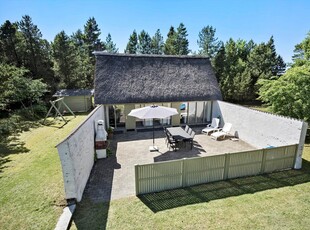 Dejligt sommerhus med sauna og skøn, afskærmet terrasse