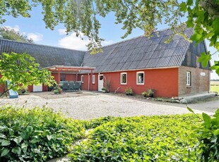 Hyggeligt sommerhus i landlige omgivelser ved Bork Havn og Ringkøbing Fjord