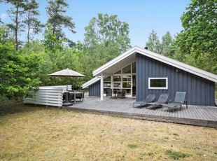 Lækkert sommerhus tæt på badestrand