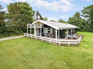 Dejligt sommerhus med spa og sauna, kun 400 meter til badestrand på Samsø