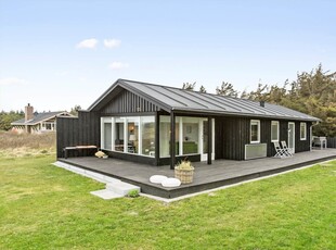 Flot renoveret sommerhus 250 meter fra Grønhøj Strand