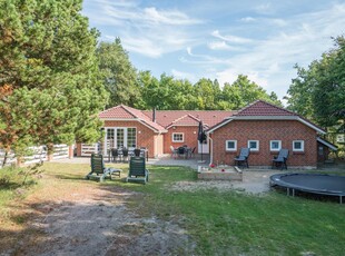 Sommerhus - 10 personer - Kærvej