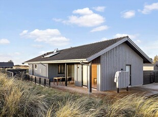 Gennemrenoveret sommerhus med stor sauna og fantastiske naturomgivelser