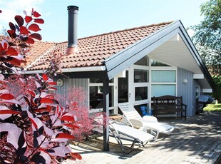 Moderne sommerhus til 8 pers. med sauna tæt ved god badestrand på Vestfyn