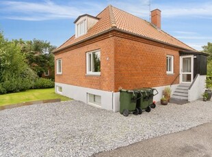 Ebeltoftvej 23, Tåstrup, 8410 Rønde