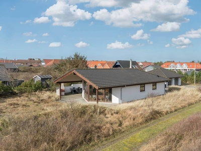 Centralt beliggende feriehus med store terrasser