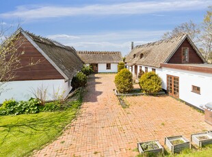 LANDLIG VILLA I NATURSKØNNE OMGIVELSER