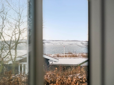 Skønt sommerhus med shelter, udespa og fjordudsigt