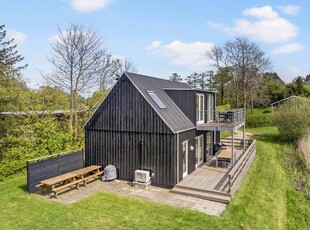 Moderne sommerhus med naturskøn udsigt på Langeland