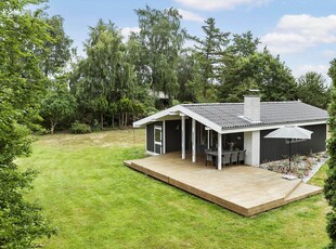 Dejligt sommerhus til den naturglade familie - beliggende tæt på Ulvshale skov og strand.