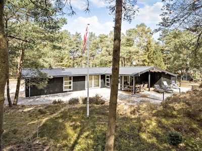 Stort og indbydende sommerhus ved Balka Strand