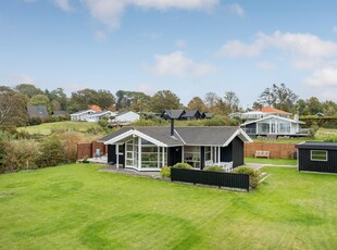 3593262 Udsholt Strandvej 71, Udsholt Strand - Skønt fritidshus med panoramaudsigt over Kattegat!