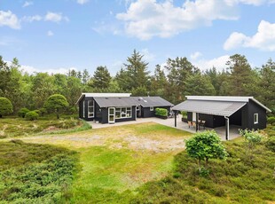 Helles, freundliches Ferienhaus auf einem wunderschönen Naturgrundstück in Ho