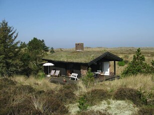 Charmerende ældre sommerhus midt i naturen I Rødhus