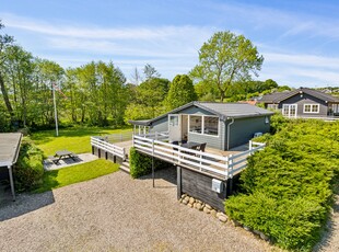 CHARMERENDE SOMMERHUS MED HAVUDSIGT VED BINDERUP STRAND