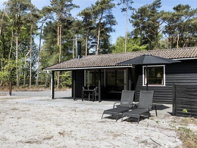 Klassisk sommerhus på dejlig grund tæt på en af Bornholms bedste strande