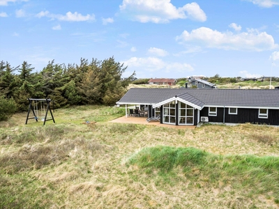 Stort og skønt sommerhus i gåafstand til Vesterhavet