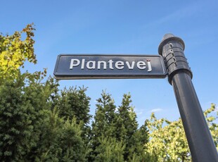 151D0906 Plantevej 3, 4. tv. - Lys og indflytningsklar lejlighed med altan