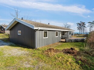 Fantastisk sommerhus med havudsigt i Snogebæk og kun få meter fra stranden