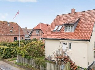 Hyggeligt hus med dejlig have