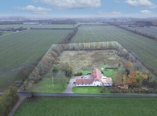 725240 Lykkesgårdsvej 3, Lykkesgård - Landidyl og rummelig villa