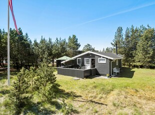 Klassisk sommerhus på rolig vej nær Lyngså Strand