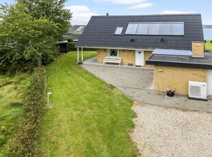 Stort sommerhus med panoramaudsigt over Limfjorden