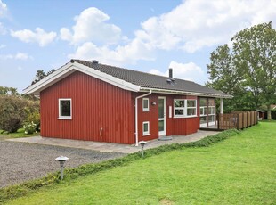 Velholdt og charmerende sommerhus ved Kongsmark strand på Storebæltskysten