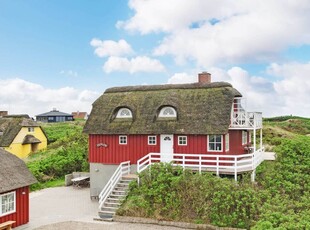 Velholdt og meget charmerende sommerhus.