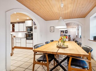 6962165 Haldrupvej 4, Søvind - Flot moderniseret og energioptimeret villa!