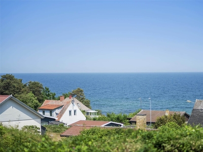 Dejligt sommerhus med havudsigt i Sandkås