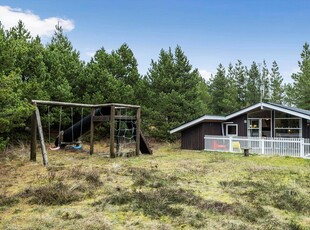 Skønt sommerhus i Bolilmark – med spa, sauna og gode legefaciliteter