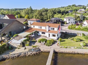 702-0159 Fjordvej 10, Strandhuse - Sjældent udbudt ejendom på en af Koldings absolut mest eftertragtede adress