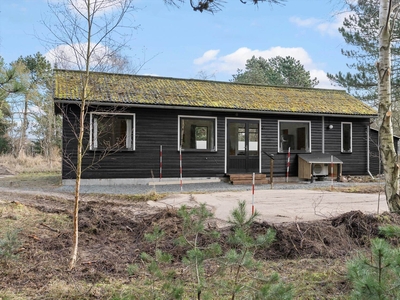 Dejligt træsommerhus i idylliske naturomgivelser