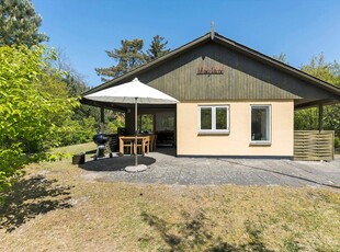 Dejligt sommerhus i Sømarken og kun 175 meter fra lækker sandstrand