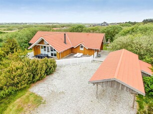 Moderne sommerhus med spa, sauna og brændeovn