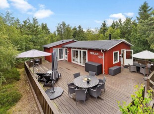 Hyggeligt sommerhus i Snogebæk med dejlig terrasse og tæt på sandstrand