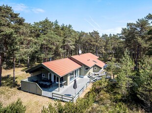 Fantastisk sommerhus kun 450 meter fra Dueodde Strand