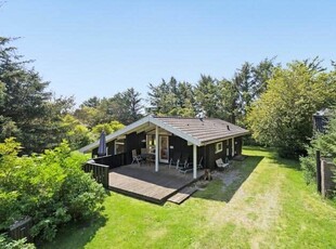 Naturskønt sommerhus med lys og luft ved Grønhøj Strand