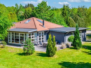 Personlig indrettet sommerhus med spa og gulvvarme i hele huset, belliggende Sydskrænten 8, Jegum Ferieland.