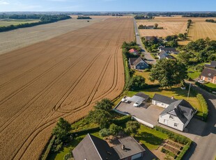 MURERMESTERVILLA I NATURSKØNNE OMGIVELSER