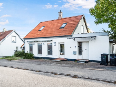 MULIGHEDS- OG PLADSRIG VILLA I KALVEHAVE MED FIN BAGHAVE